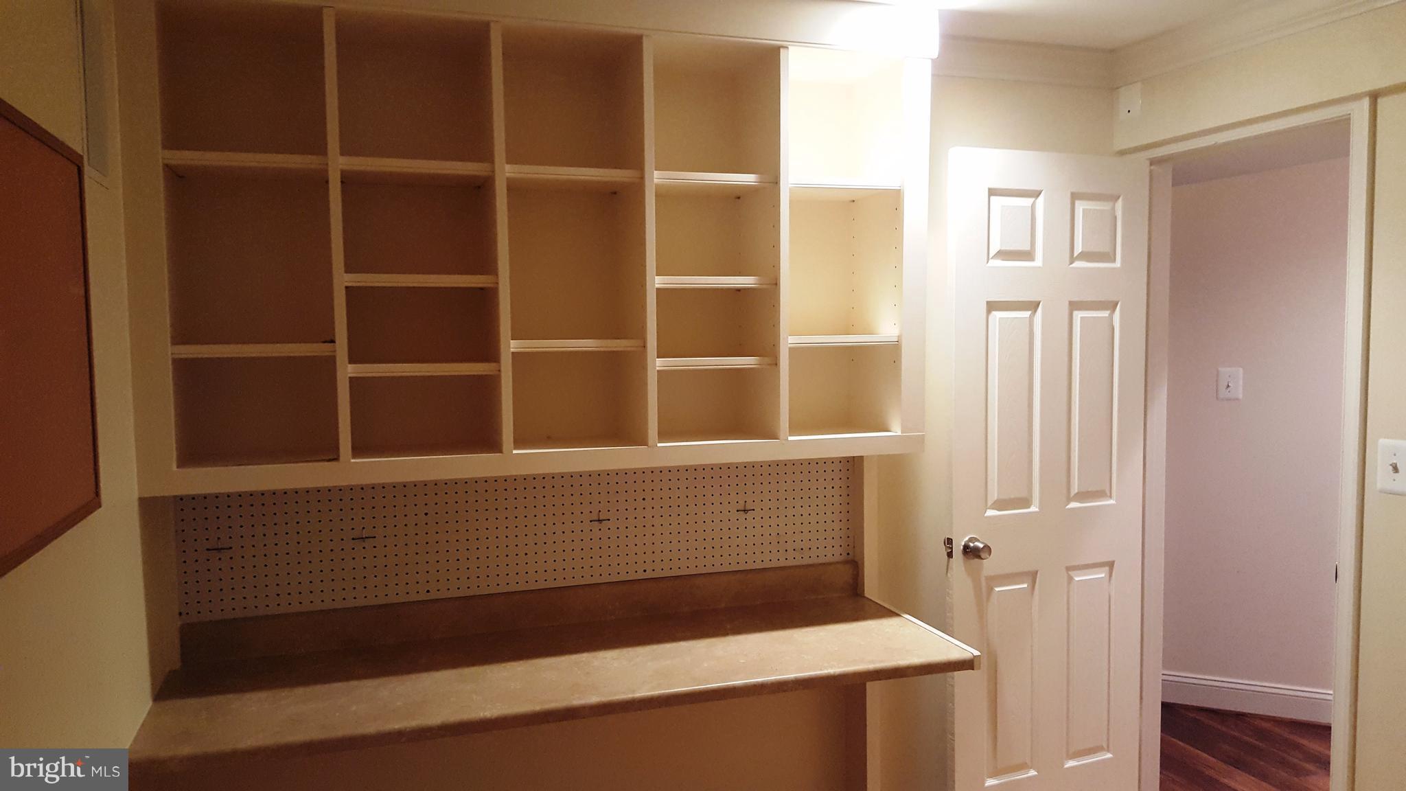 ALGONQUIN HILLS - Residential