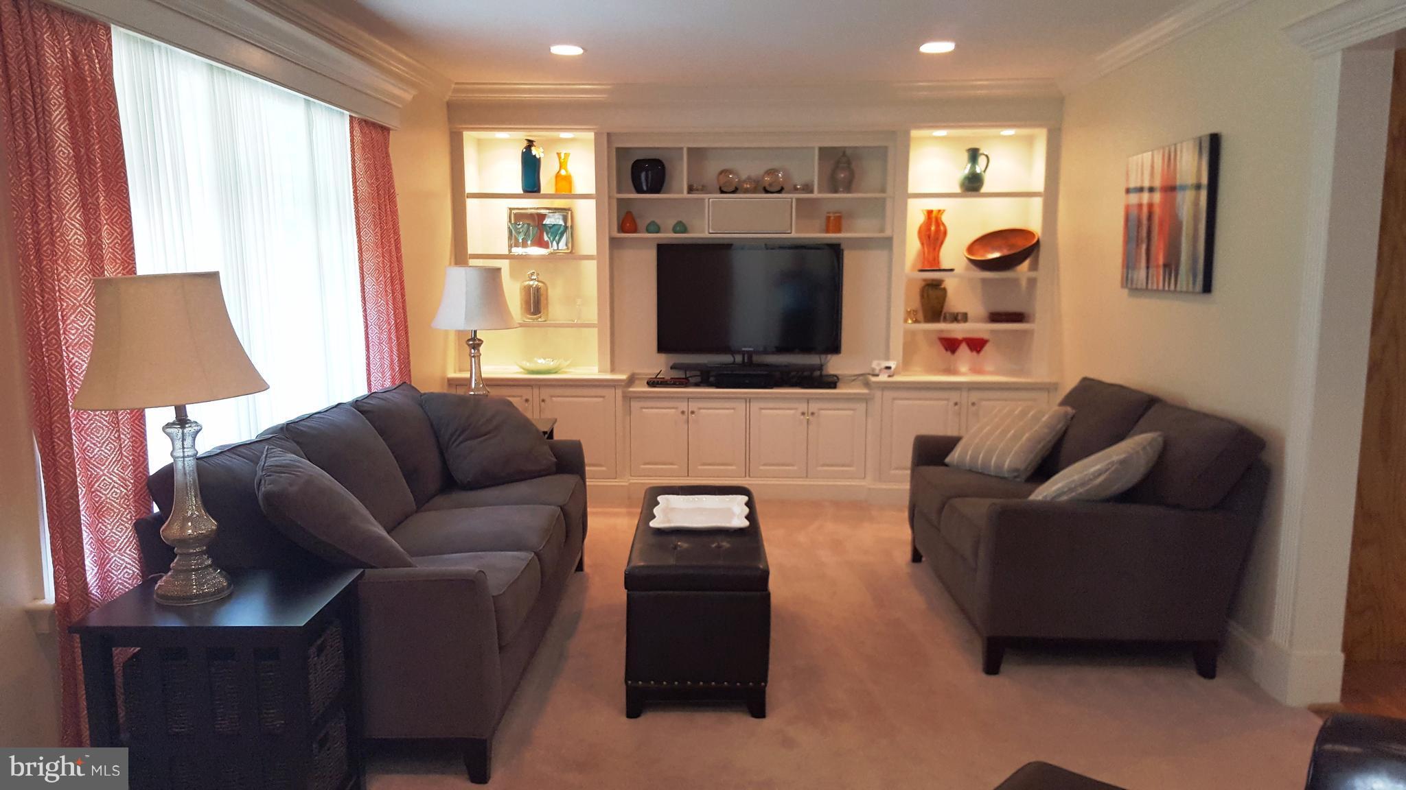 ALGONQUIN HILLS - Residential