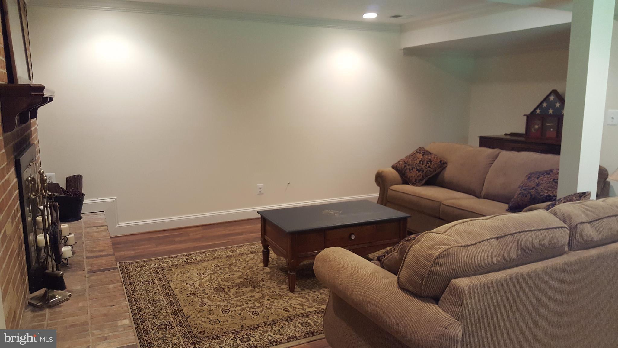 ALGONQUIN HILLS - Residential