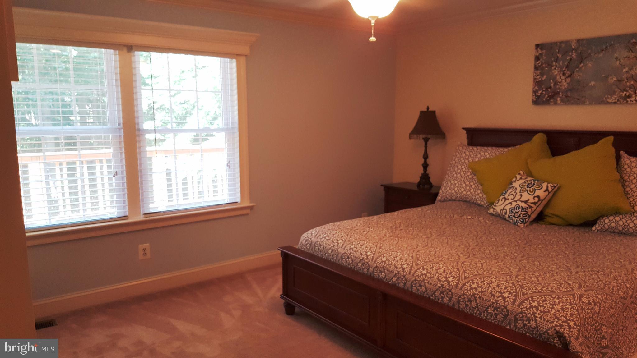 ALGONQUIN HILLS - Residential