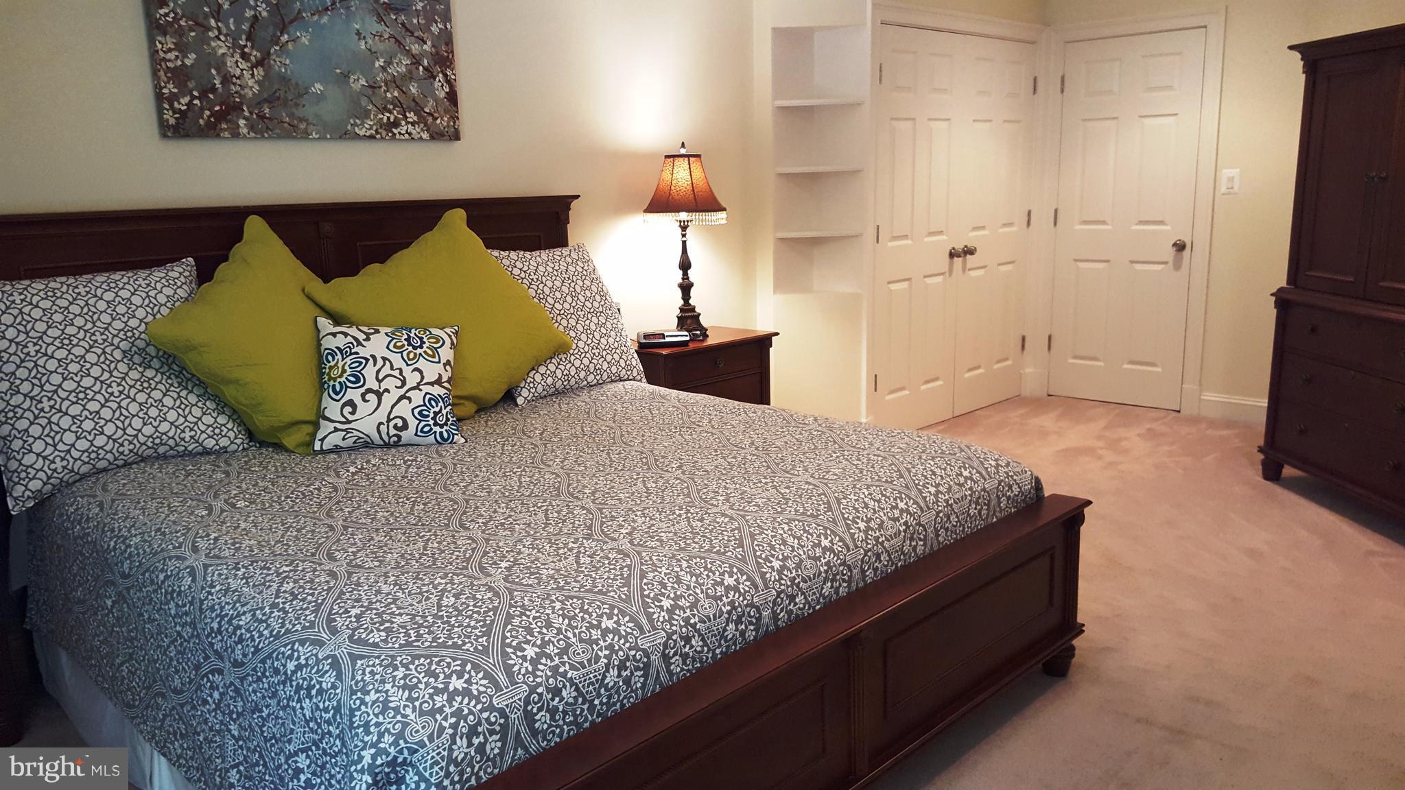 ALGONQUIN HILLS - Residential