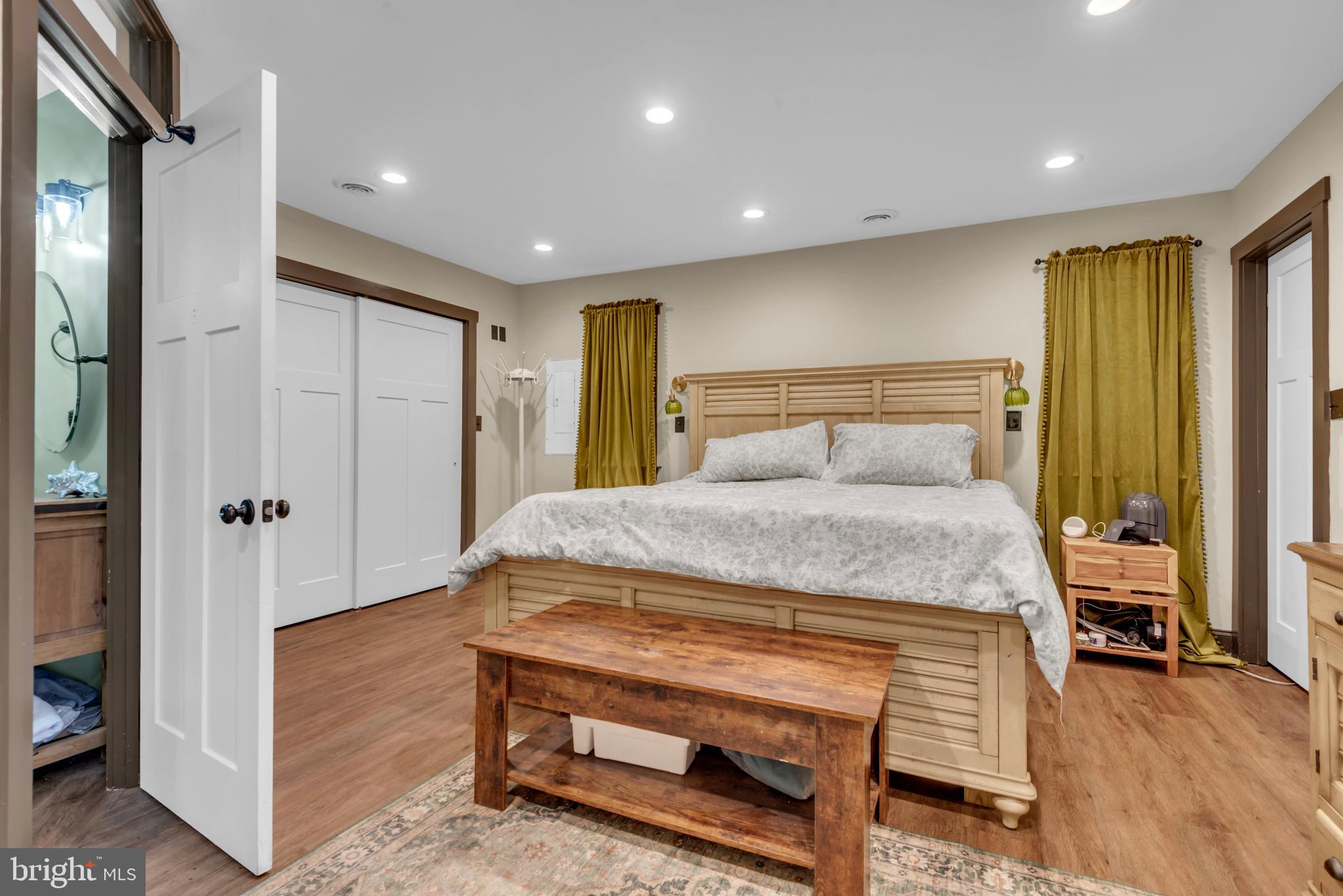 REGULARS - Residential