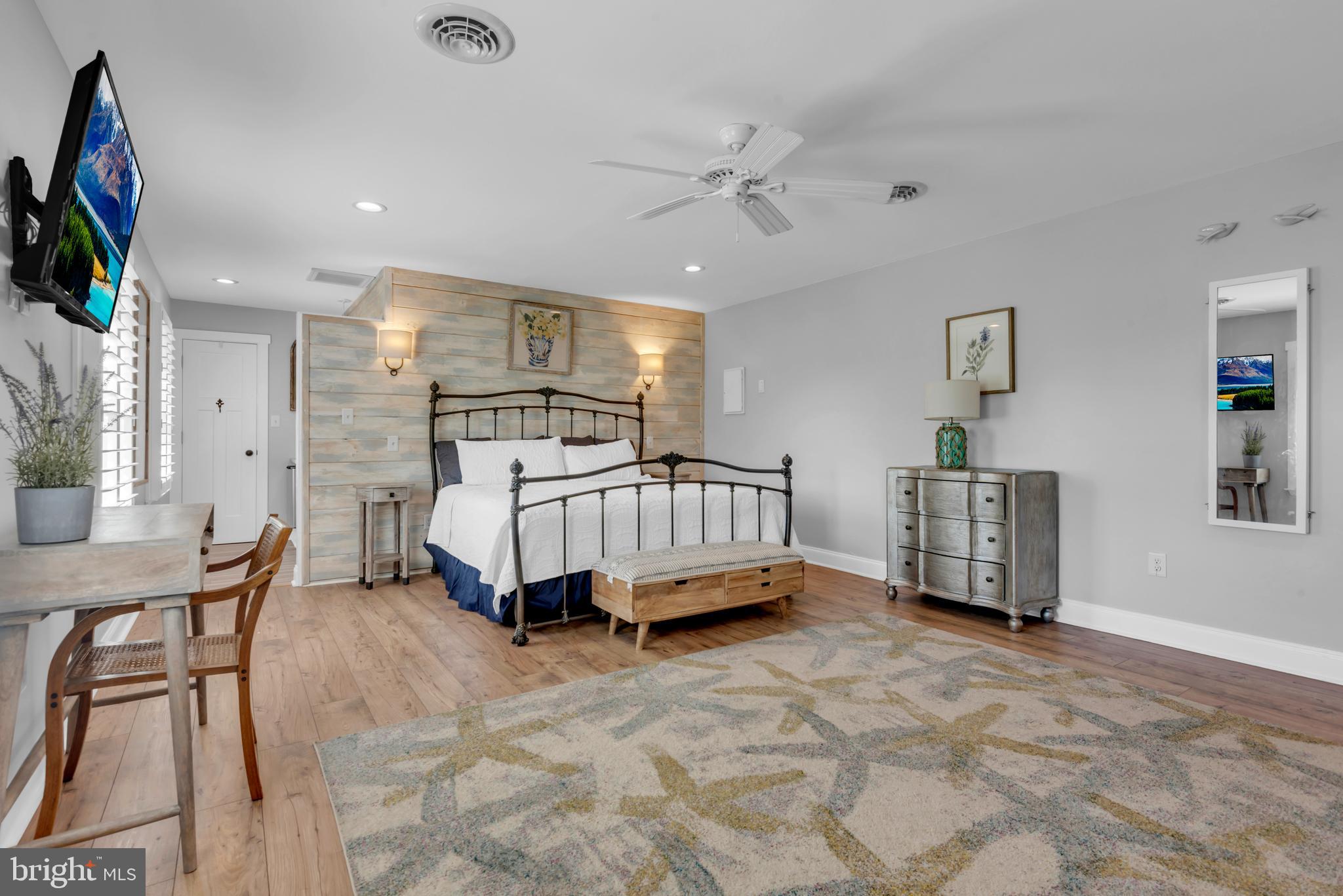 REGULARS - Residential