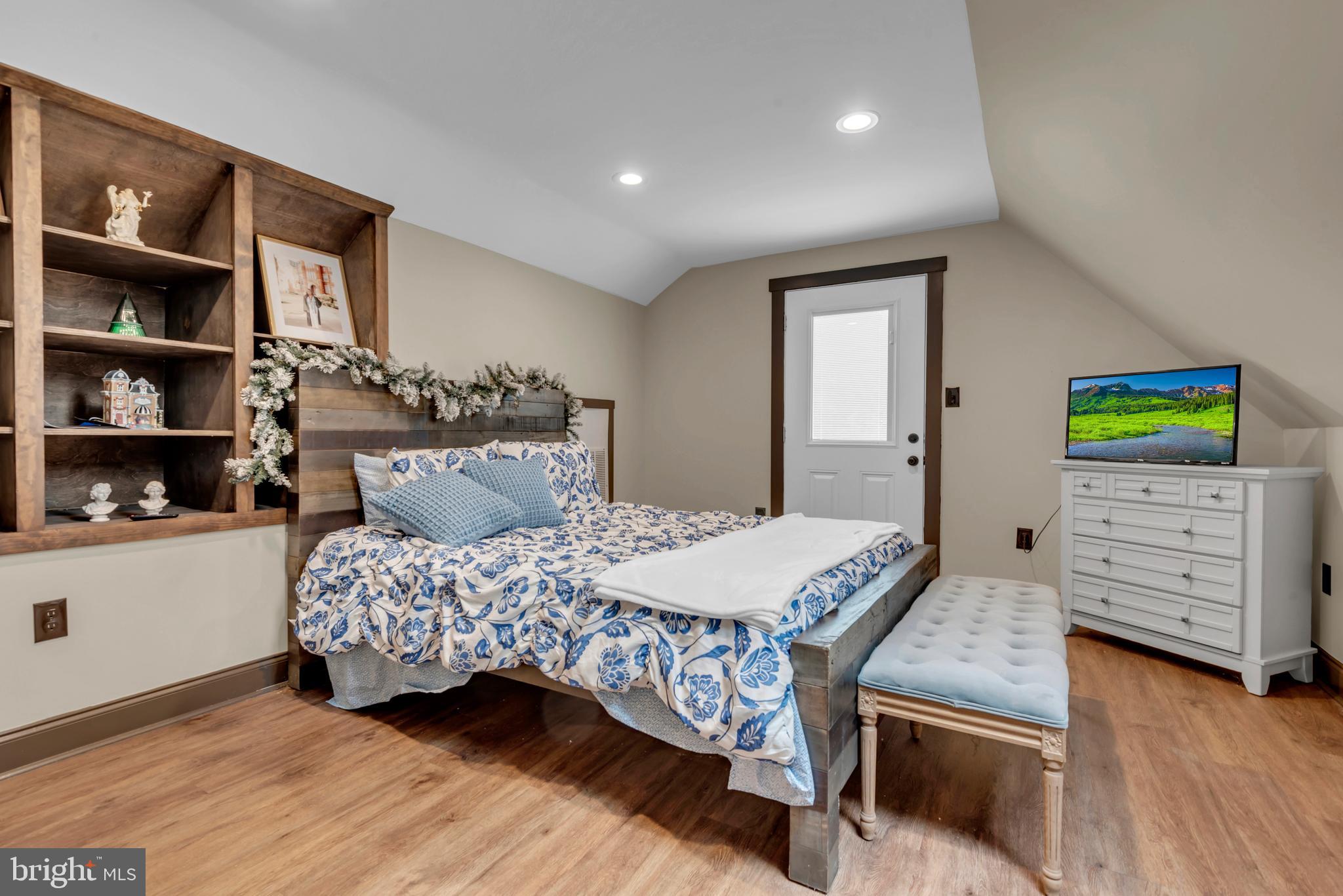 REGULARS - Residential