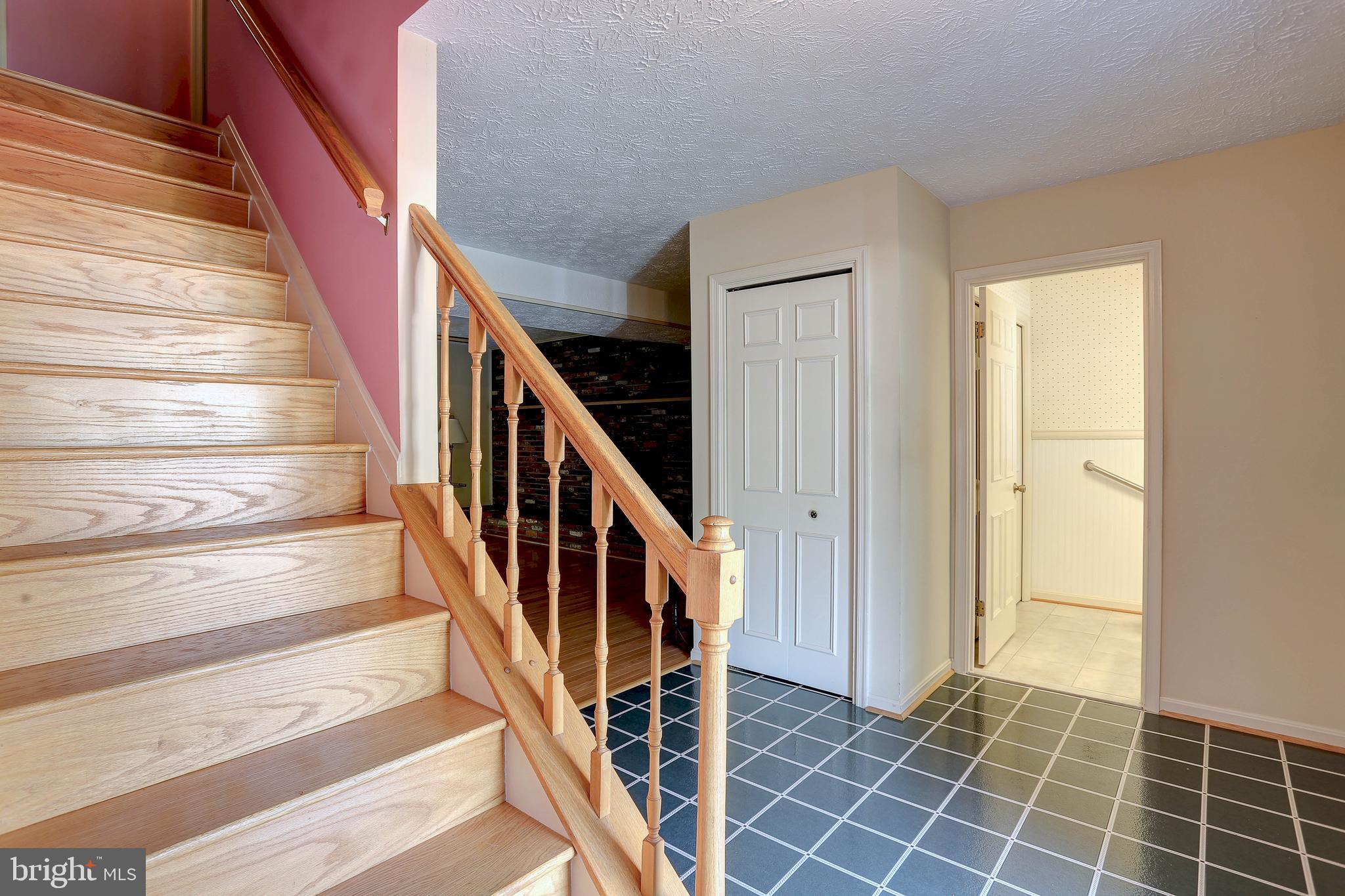 1533 PALM COURT