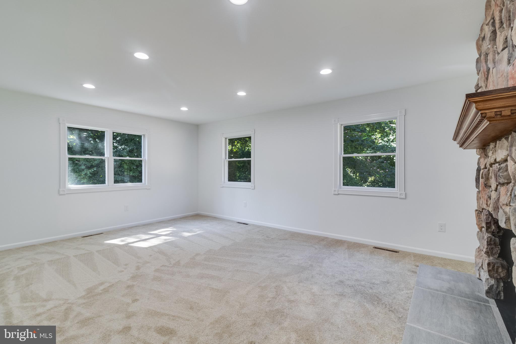 LORD CALVERT HILLS - Residential