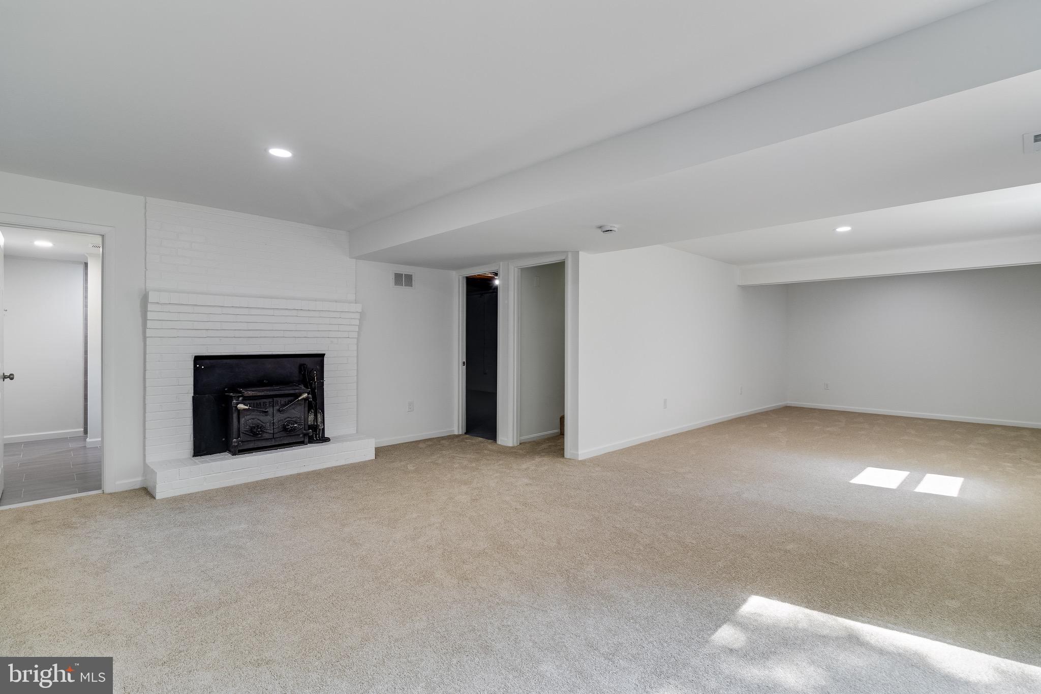 LORD CALVERT HILLS - Residential