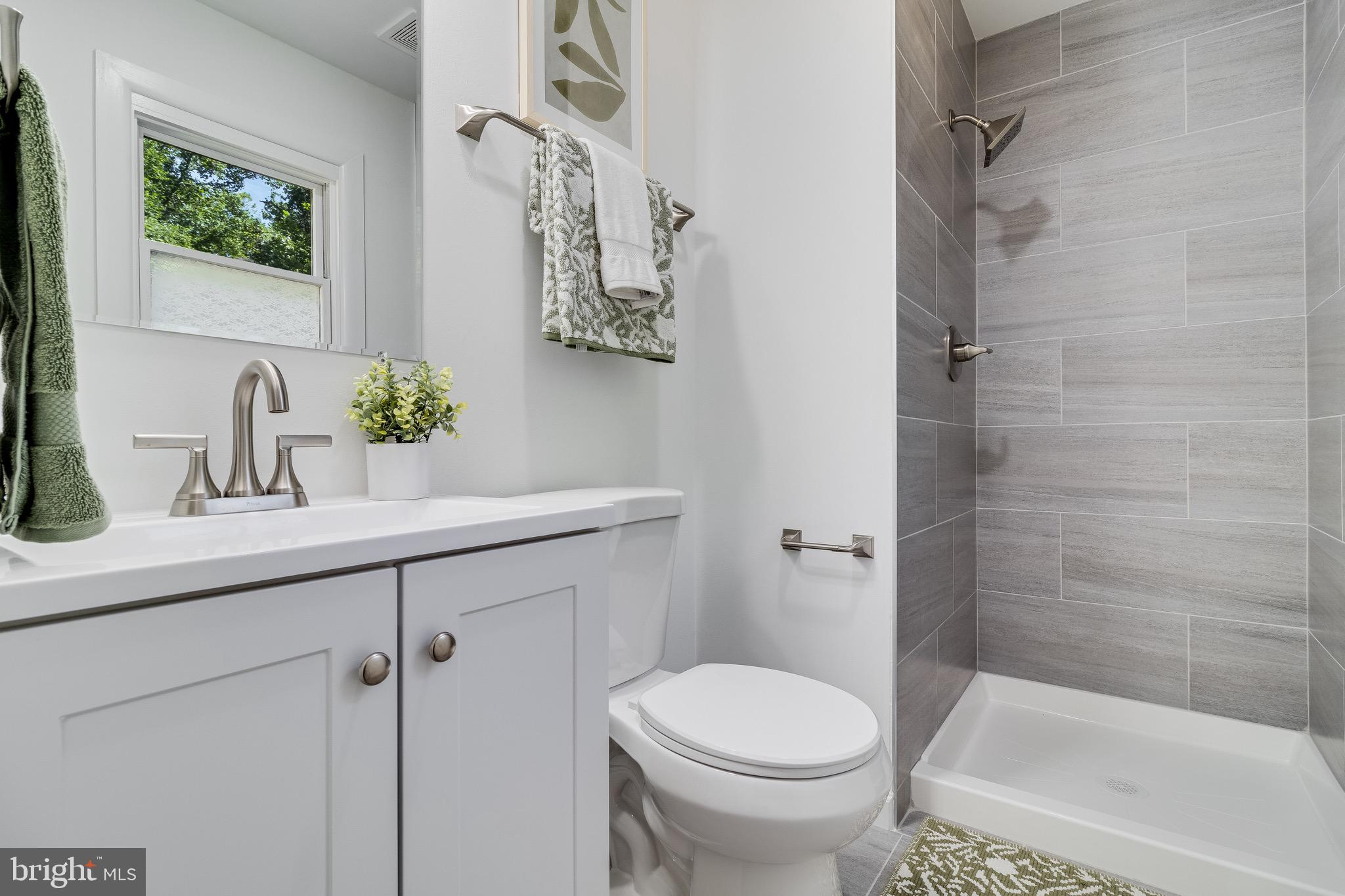 LORD CALVERT HILLS - Residential