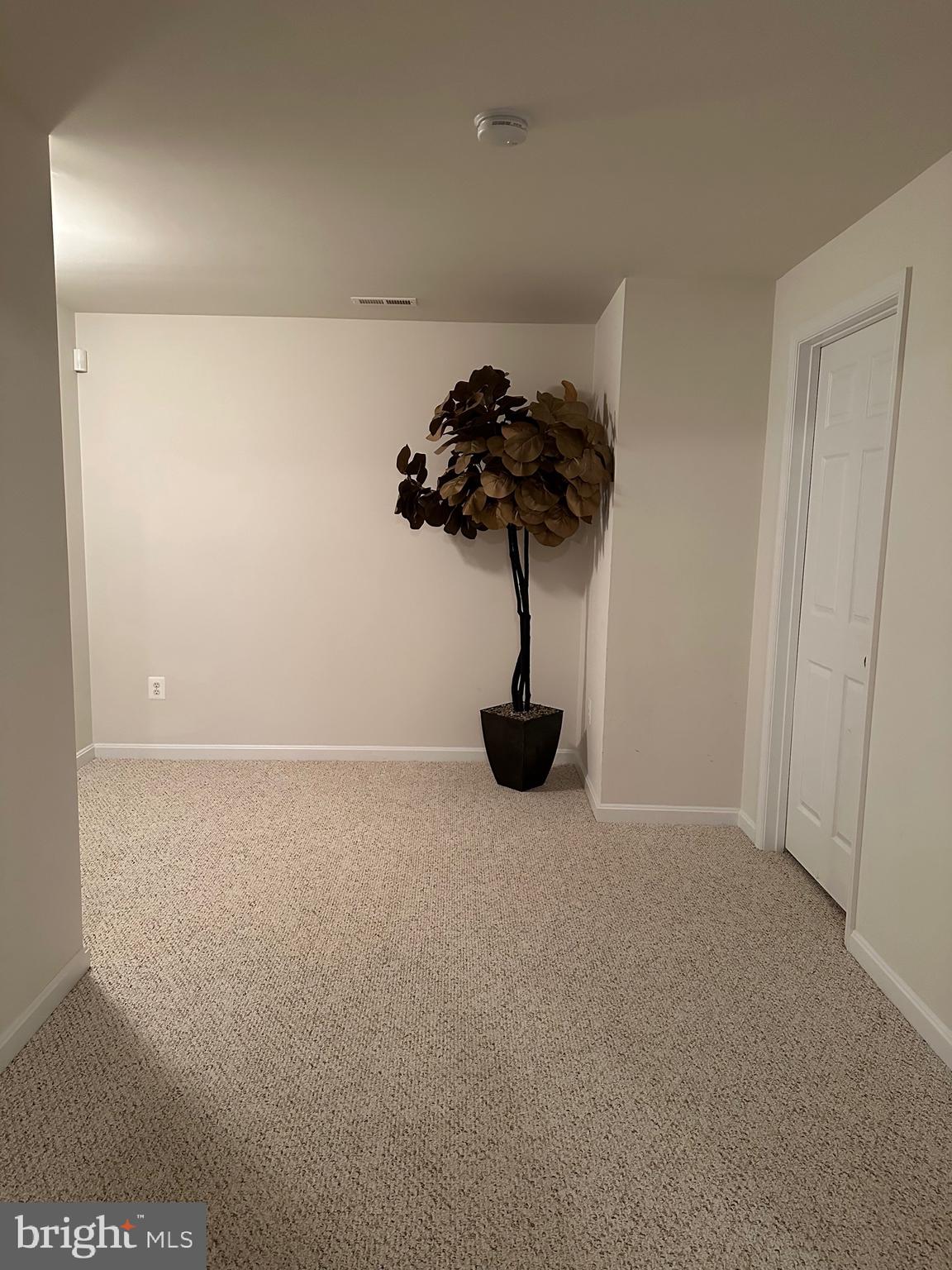 GREENBRIER - Residential Lease