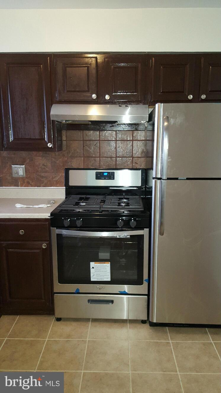 OLD TOWNE VILLAGE CONDOMINIUMS - Residential Lease