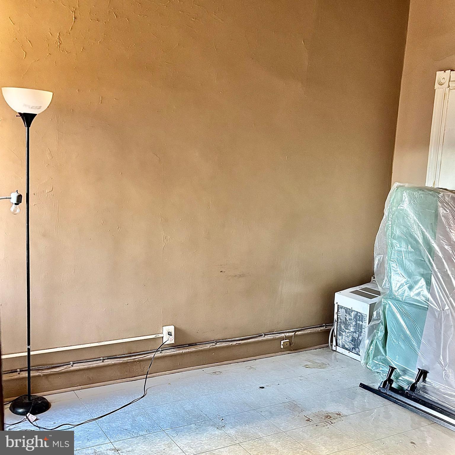 STRAWBERRY MANSION - Residential Income