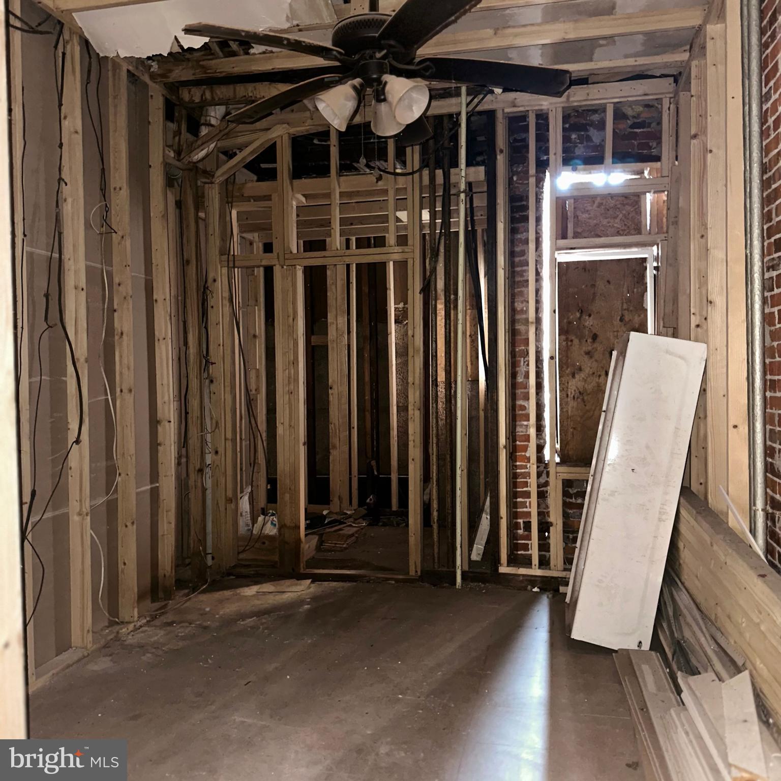 STRAWBERRY MANSION - Residential Income