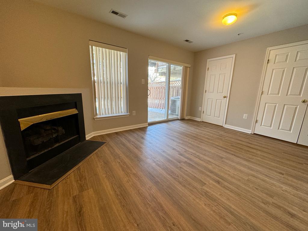 NORTH CROSSING - Residential Lease