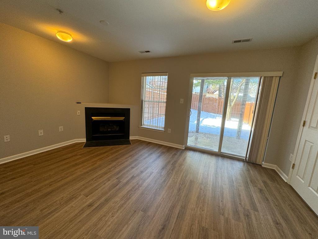 NORTH CROSSING - Residential Lease