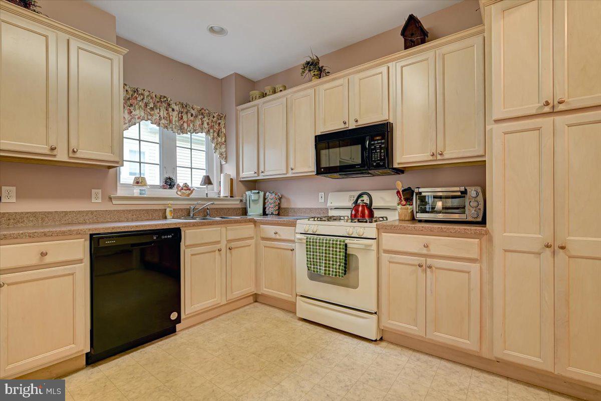 WILD CHERRY KNOLL - Residential