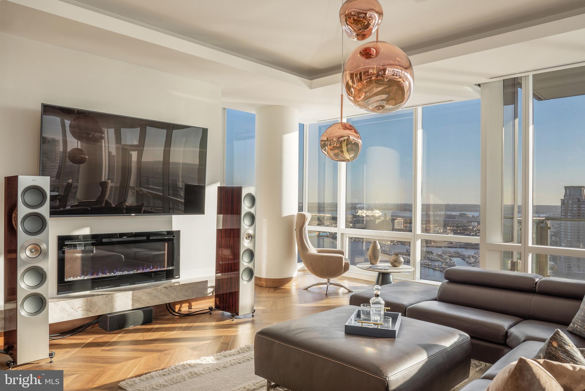 HARBOR EAST - Residential