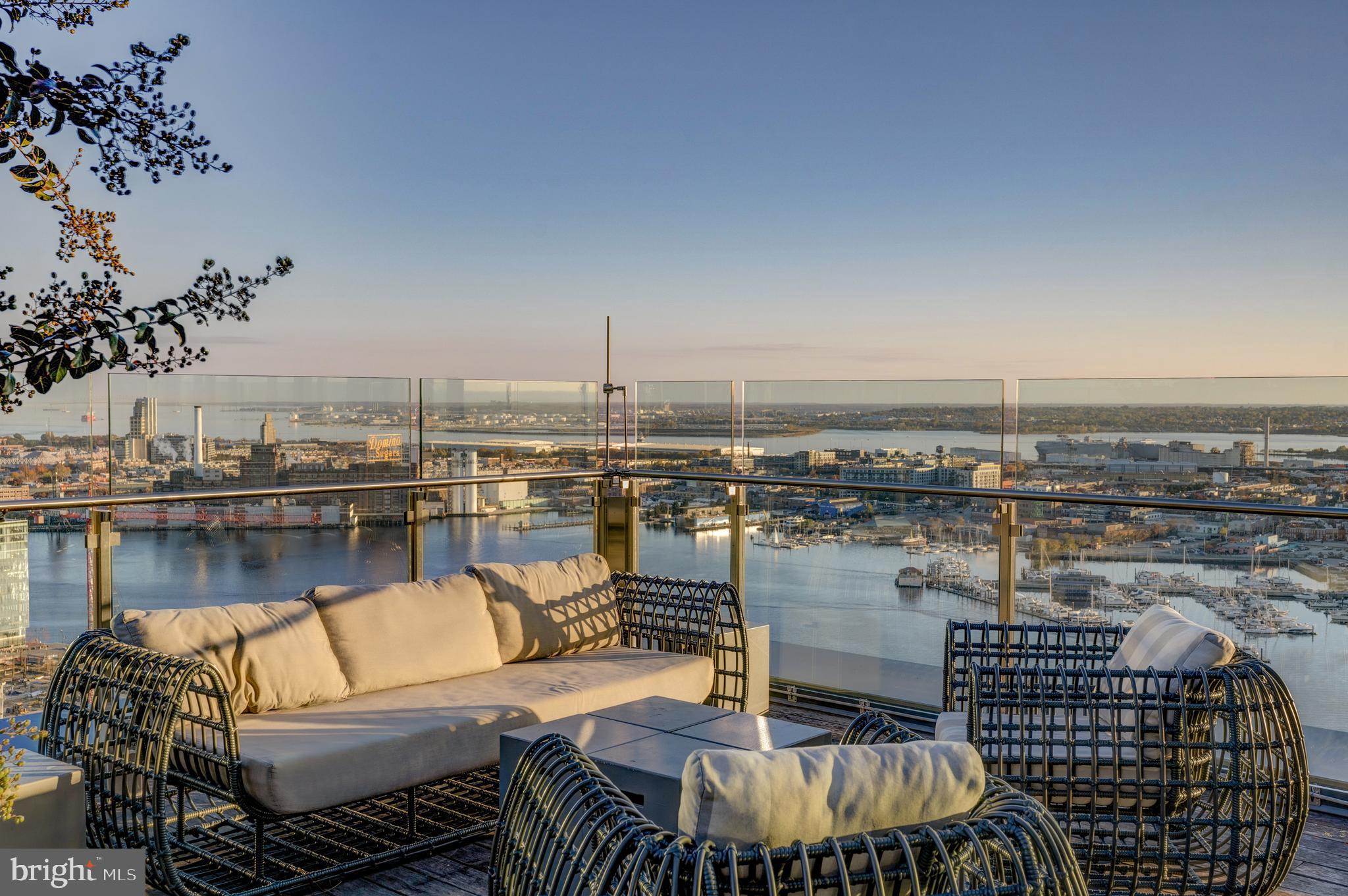 HARBOR EAST - Residential