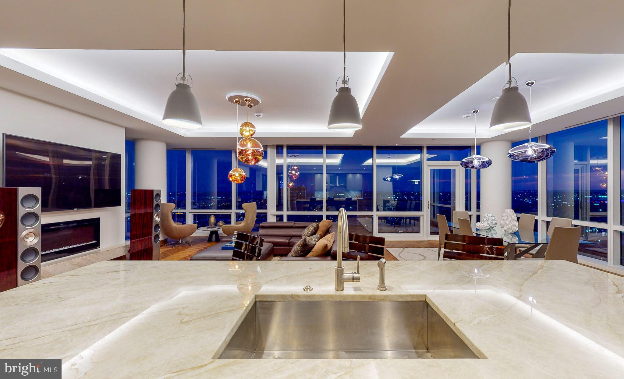 HARBOR EAST - Residential