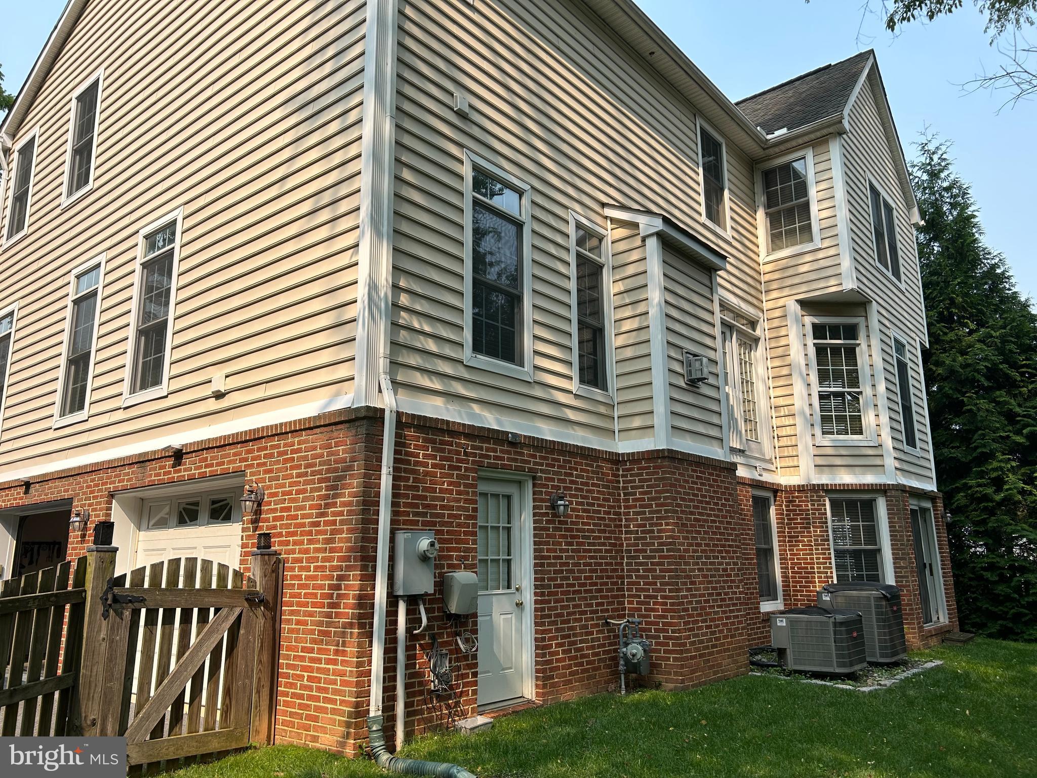 PT ROCKVILLE TWN RES 1 - Residential Lease