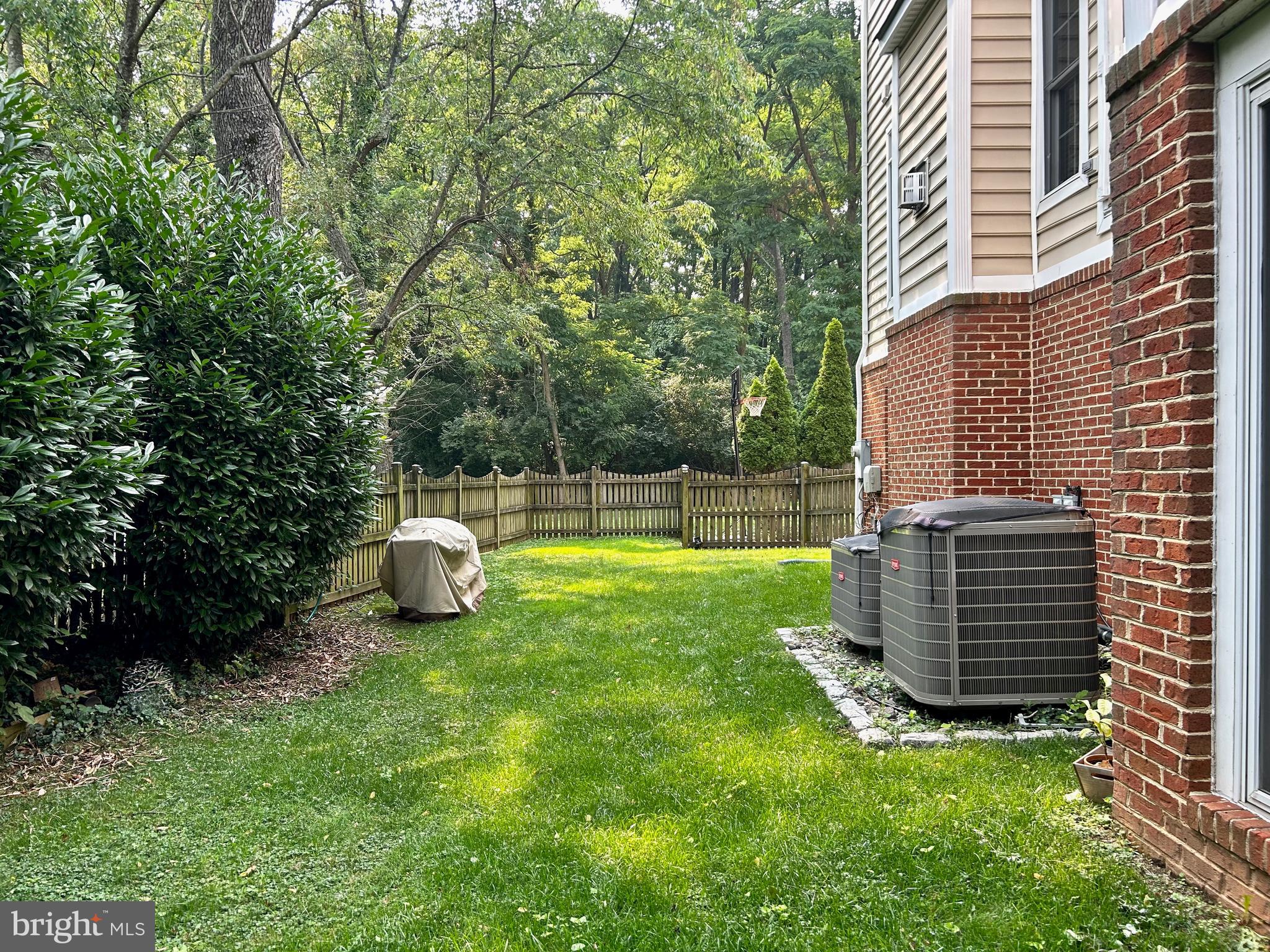 PT ROCKVILLE TWN RES 1 - Residential Lease