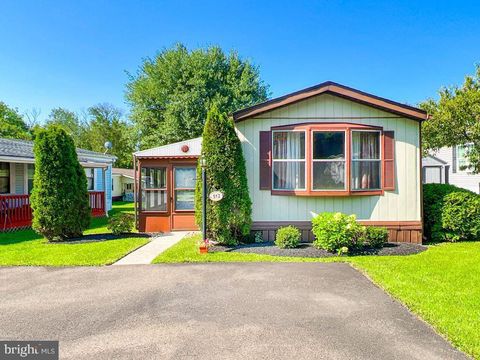 512 WILLOW LANE NORTH WALES PA 19454