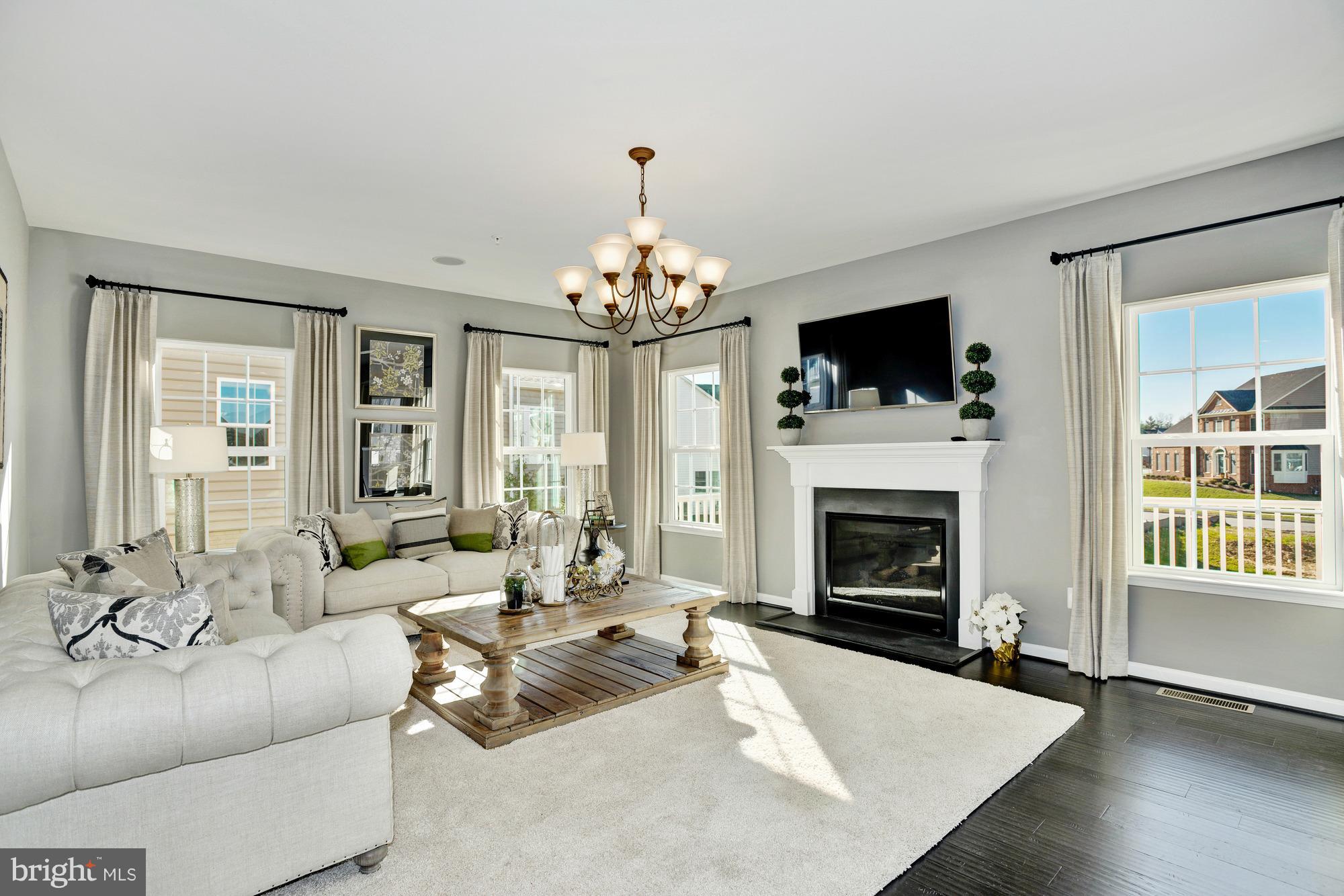 SCENIC MANOR - Residential