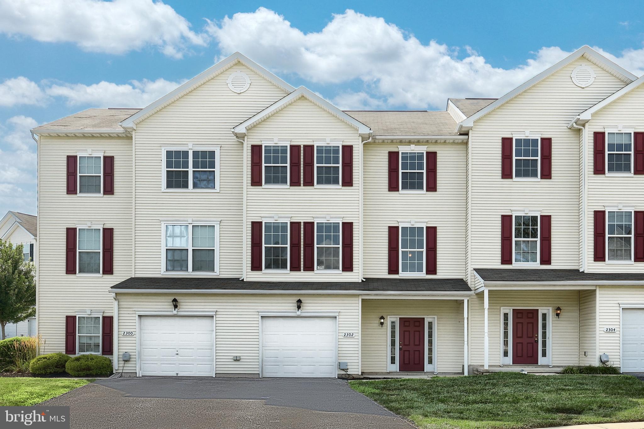 2302 SUNNY HILL CIRCLE 2302