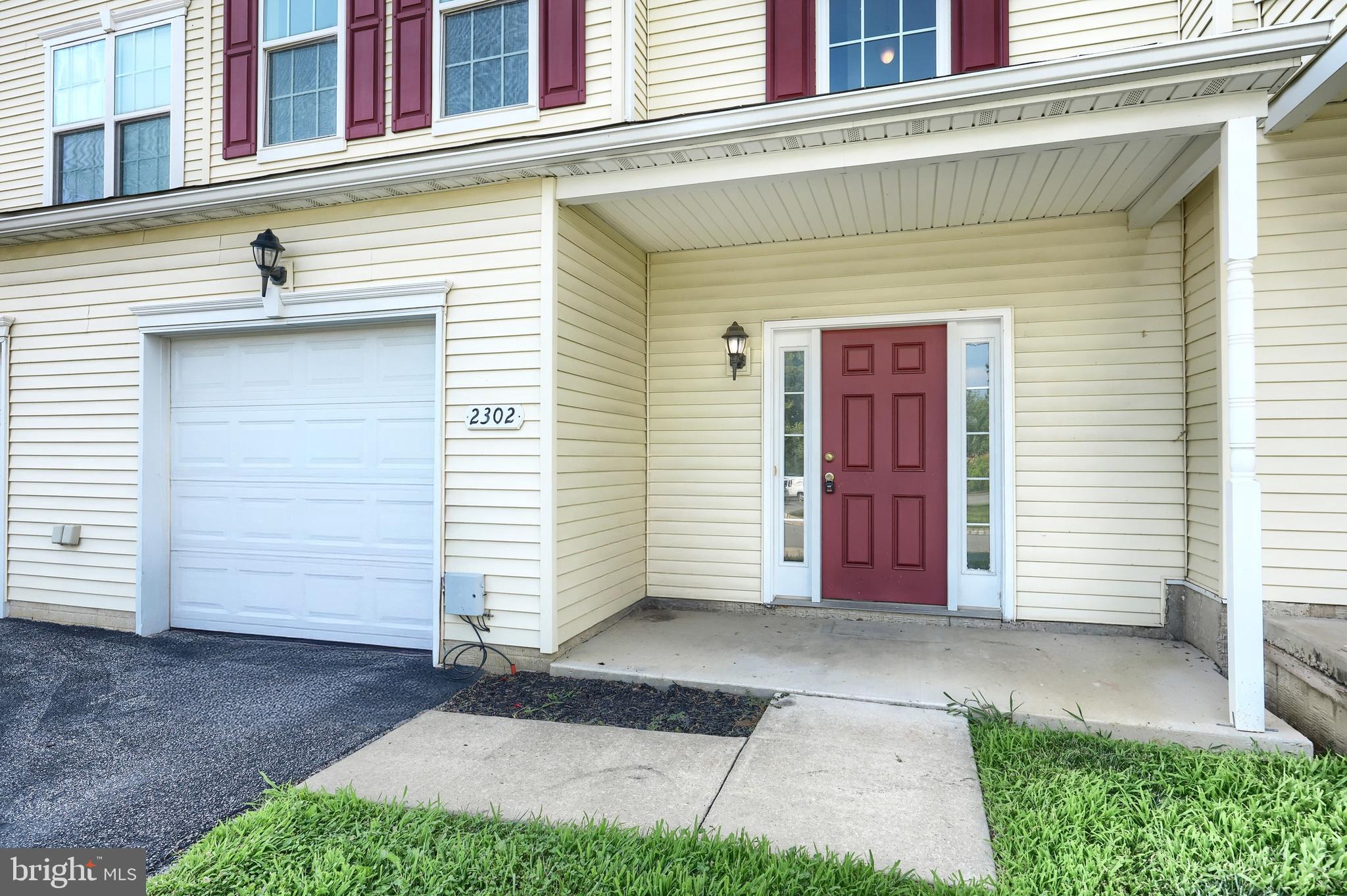 2302 SUNNY HILL CIRCLE 2302