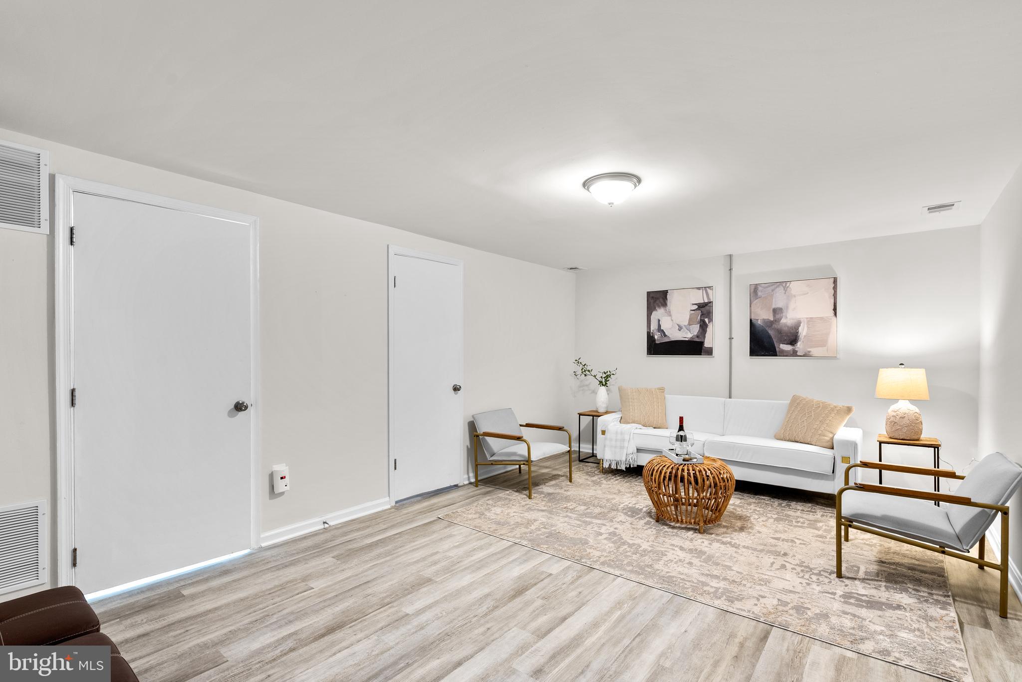 ARLINGTON FOREST - Residential