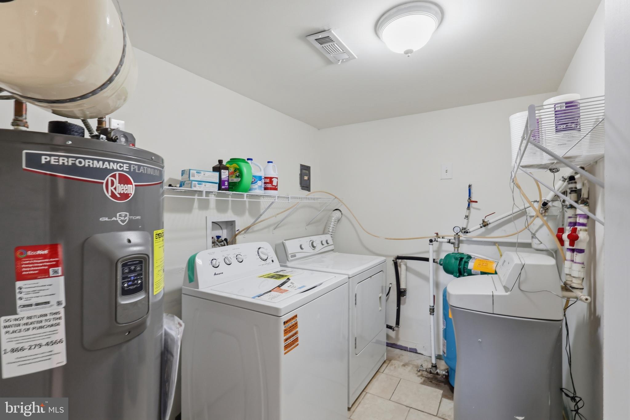 HAMPTON HILLS - Residential