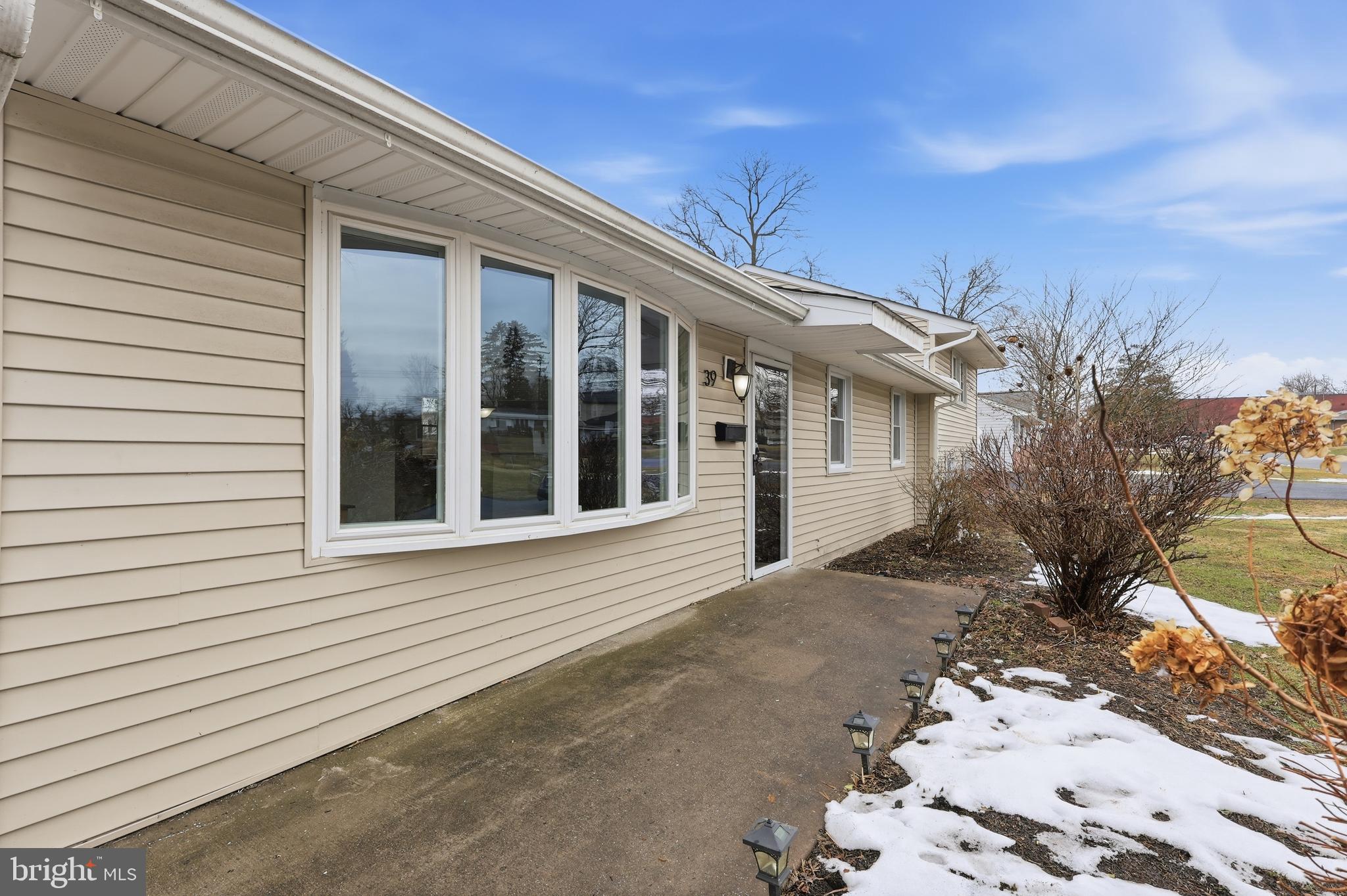 HAMPTON HILLS - Residential