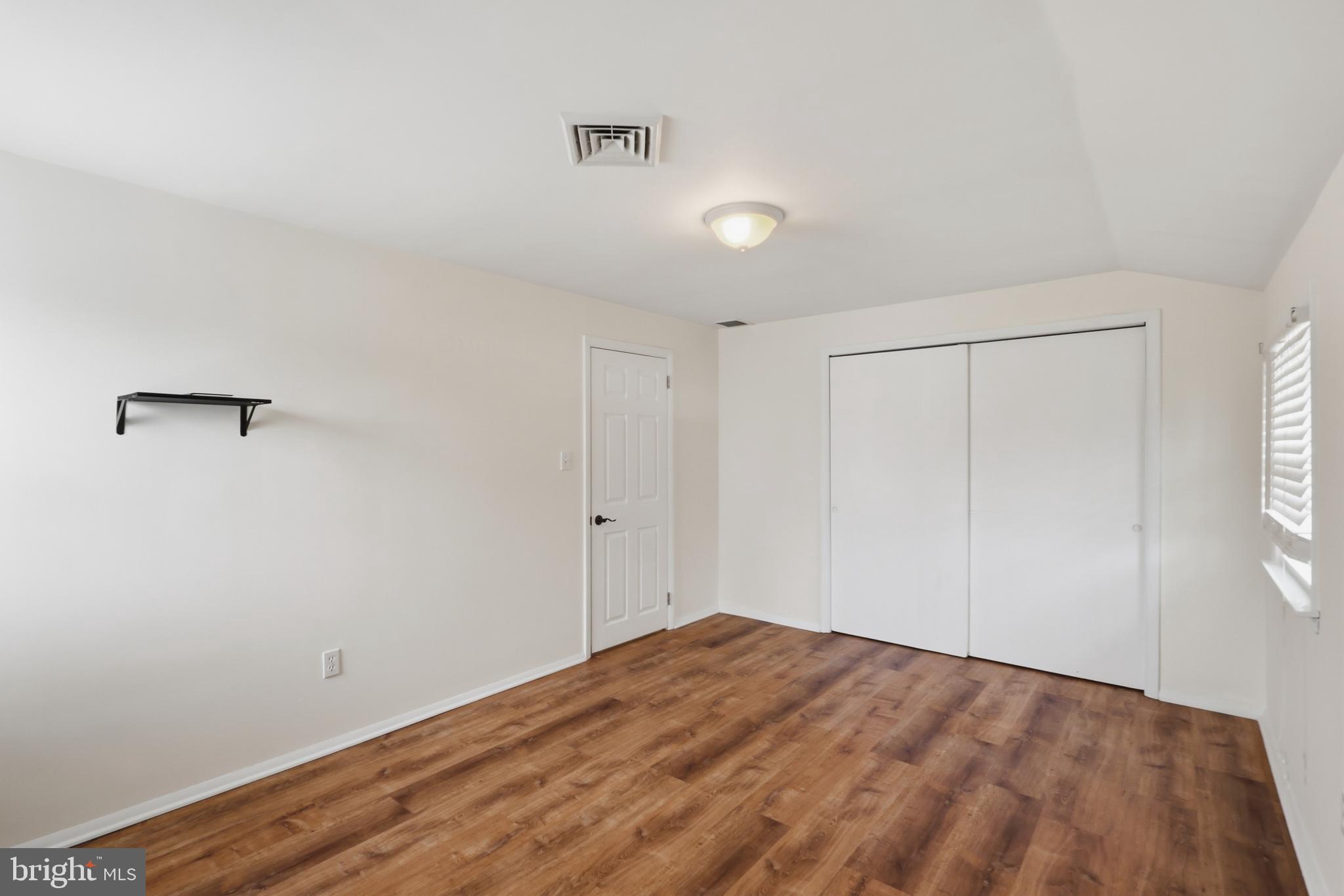 HAMPTON HILLS - Residential