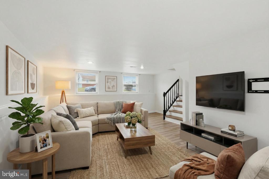 HAMPTON HILLS - Residential