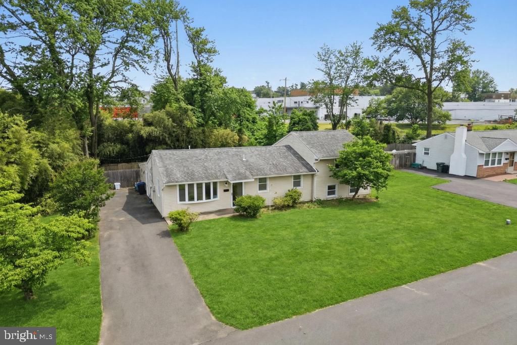 Photo of 39 Heights Lane, FEASTERVILLE TREVOSE, PA 19053 (MLS # PABU2115356)