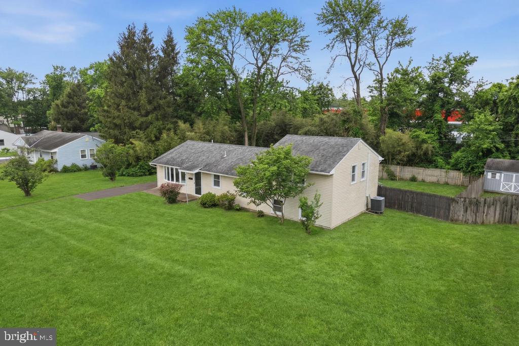 HAMPTON HILLS - Residential