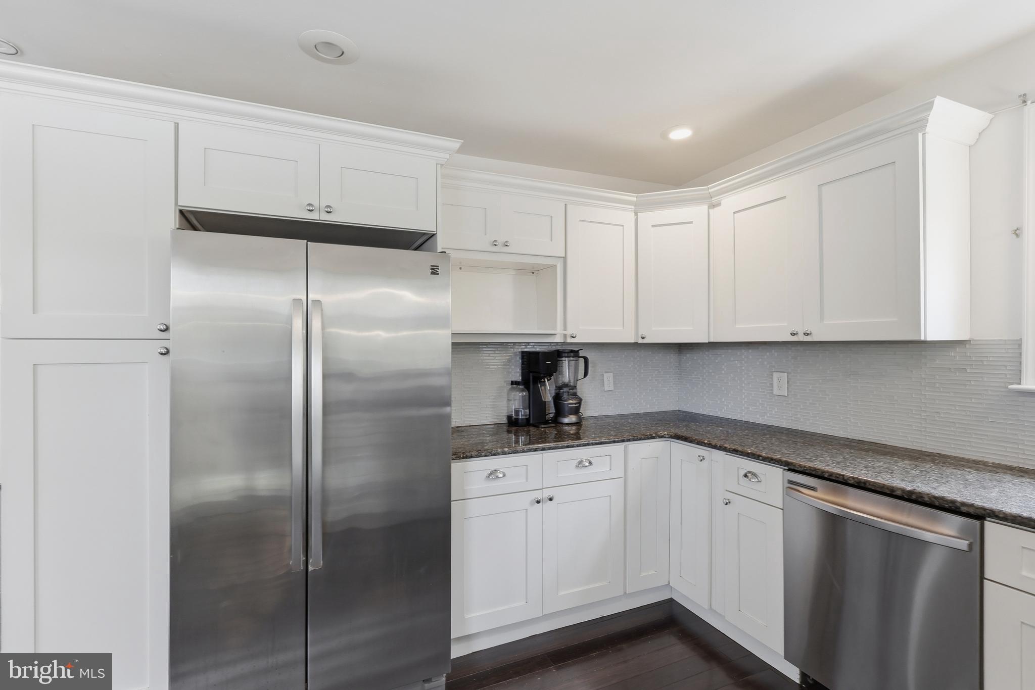 HAMPTON HILLS - Residential