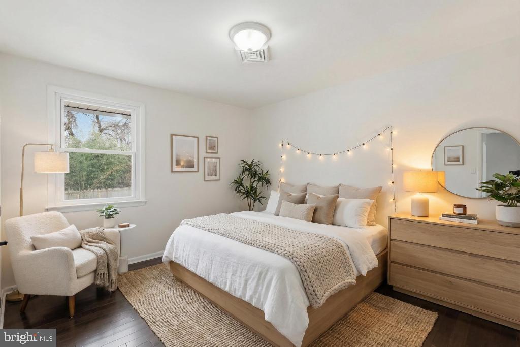 HAMPTON HILLS - Residential