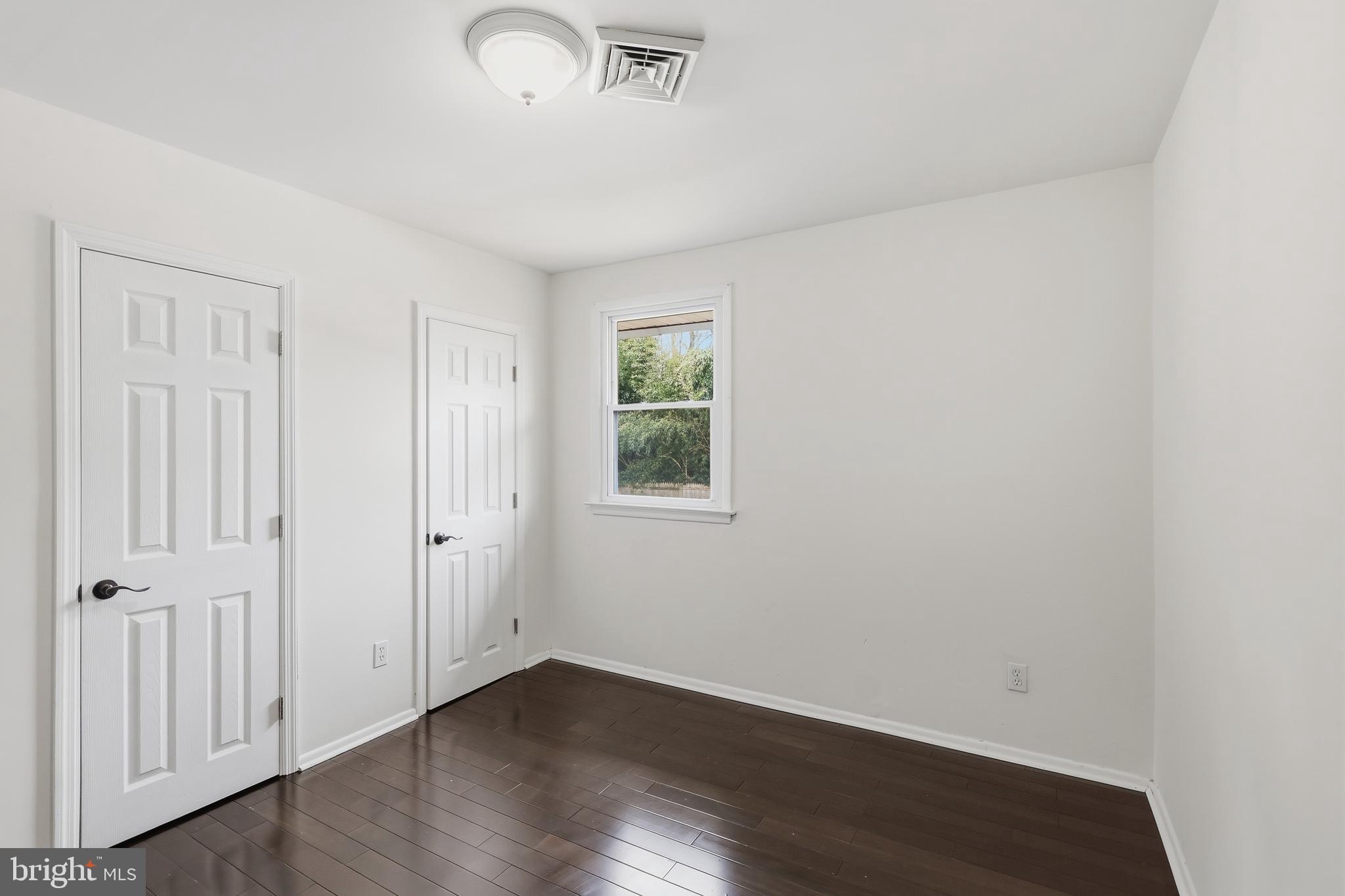 HAMPTON HILLS - Residential