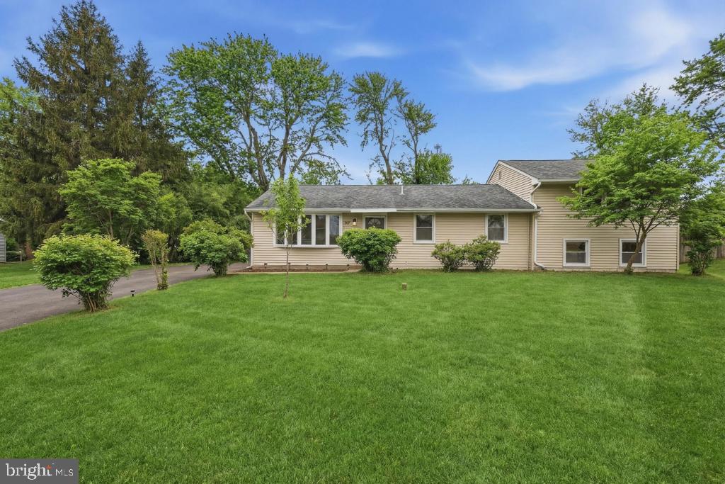 HAMPTON HILLS - Residential