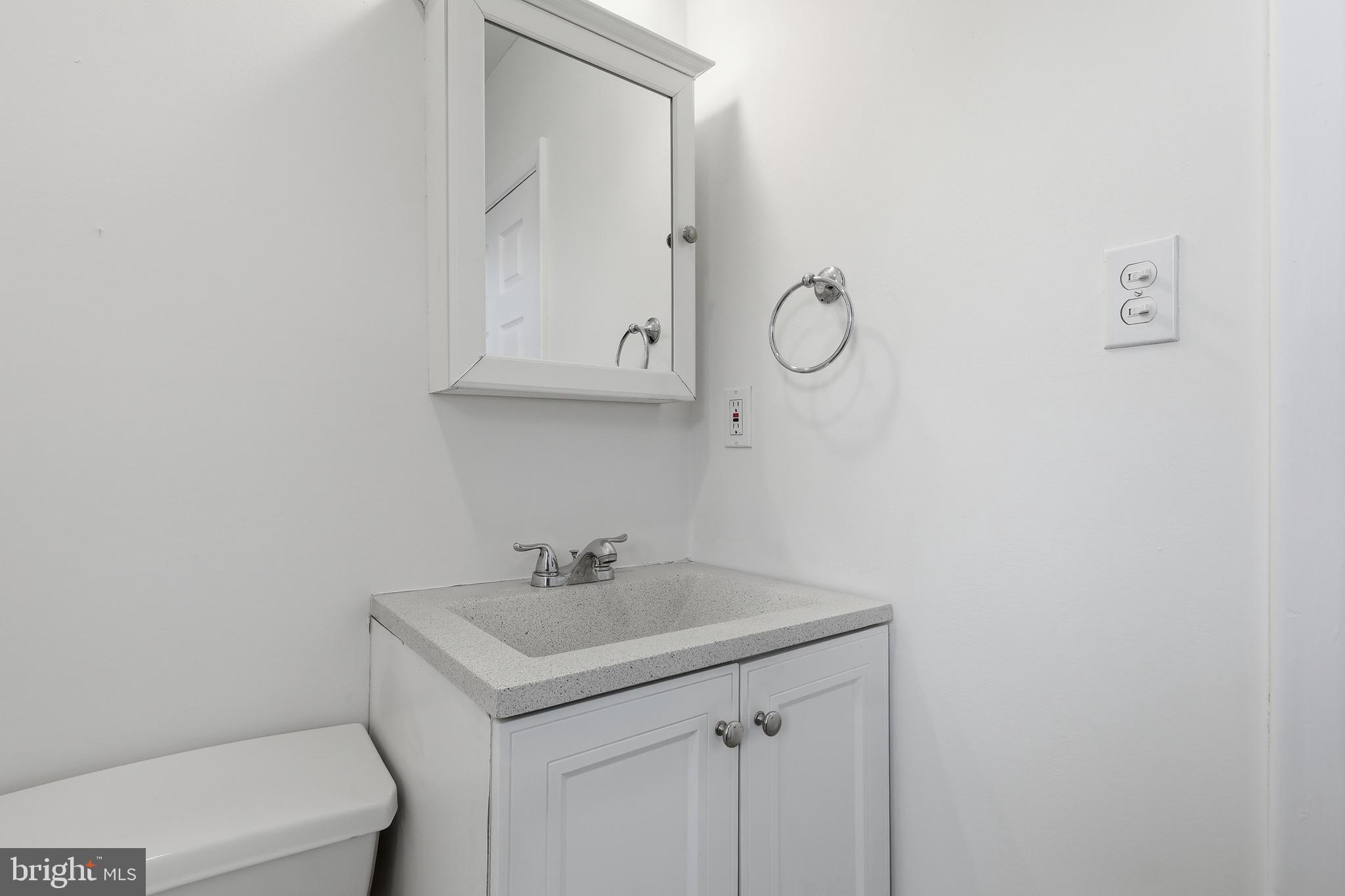 HAMPTON HILLS - Residential