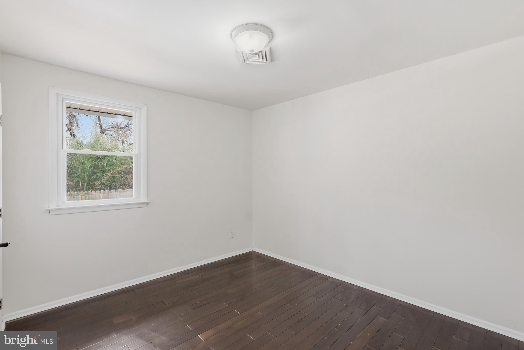 HAMPTON HILLS - Residential