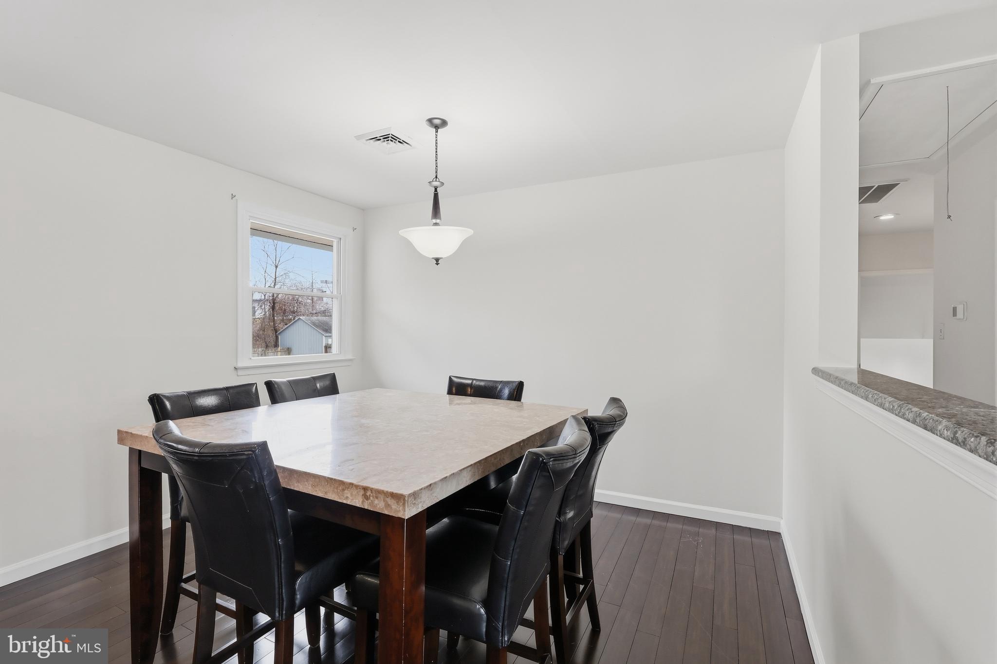 HAMPTON HILLS - Residential