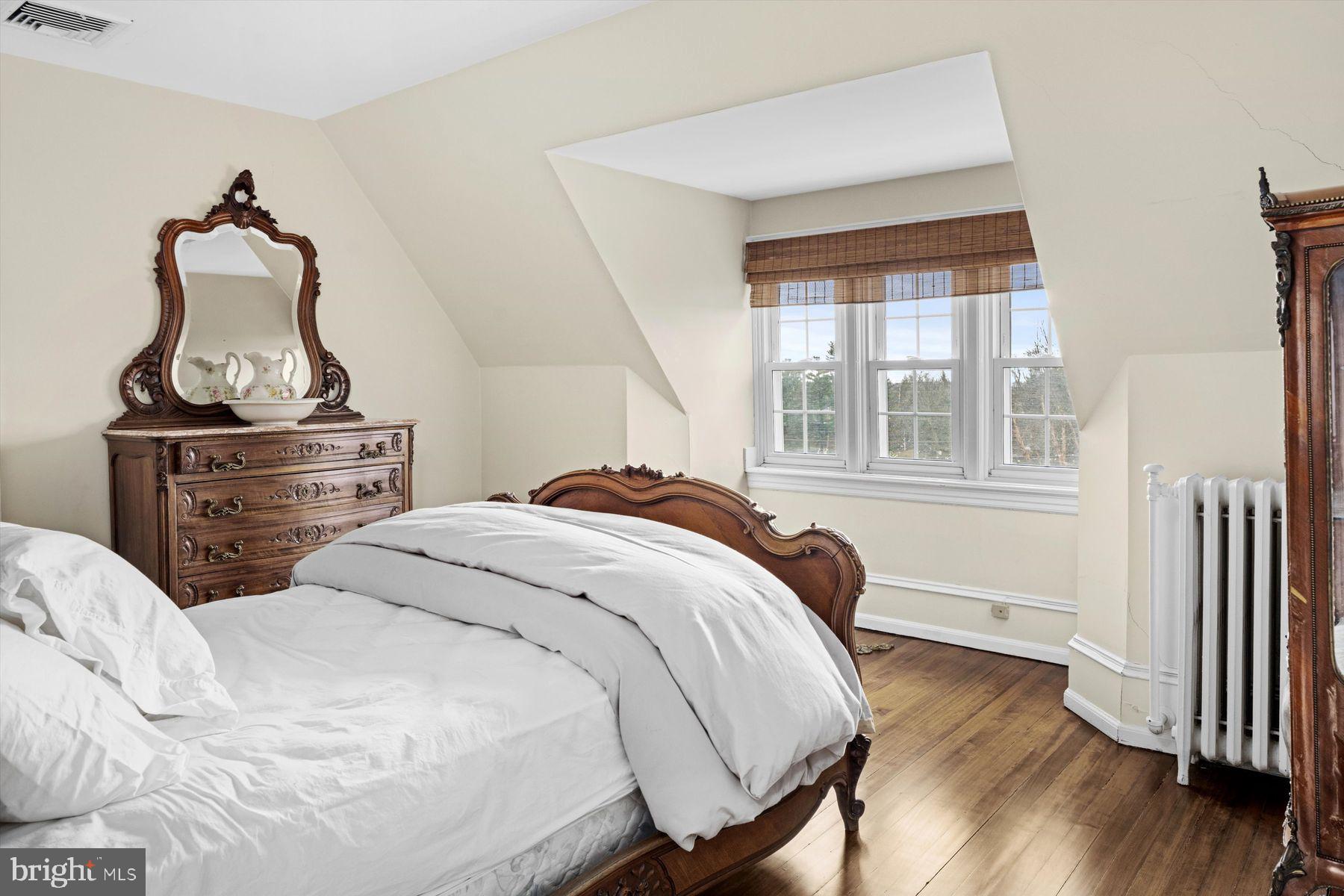 CHESTNUT HILL - Residential
