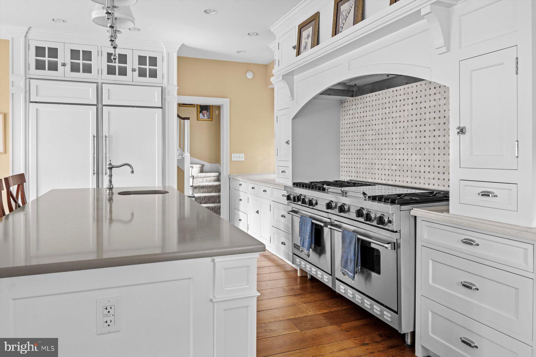 CHESTNUT HILL - Residential