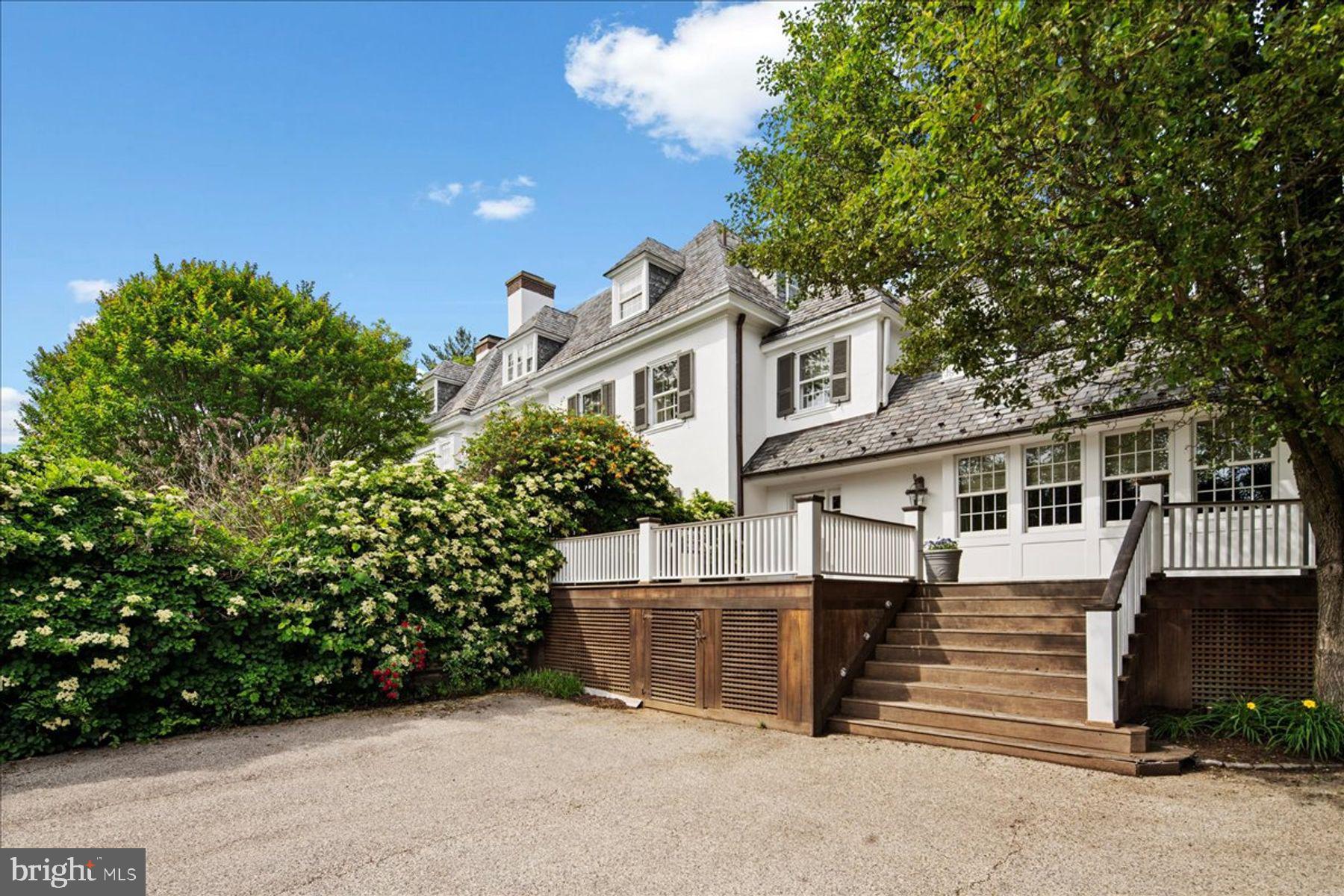 CHESTNUT HILL - Residential