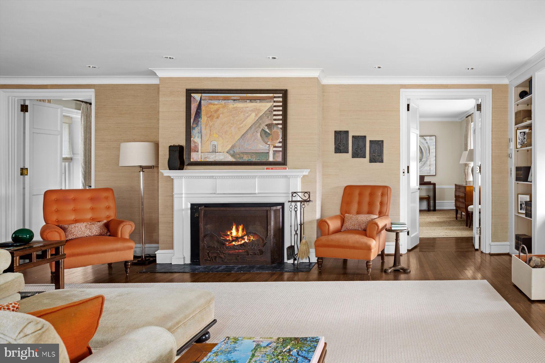 CHESTNUT HILL - Residential