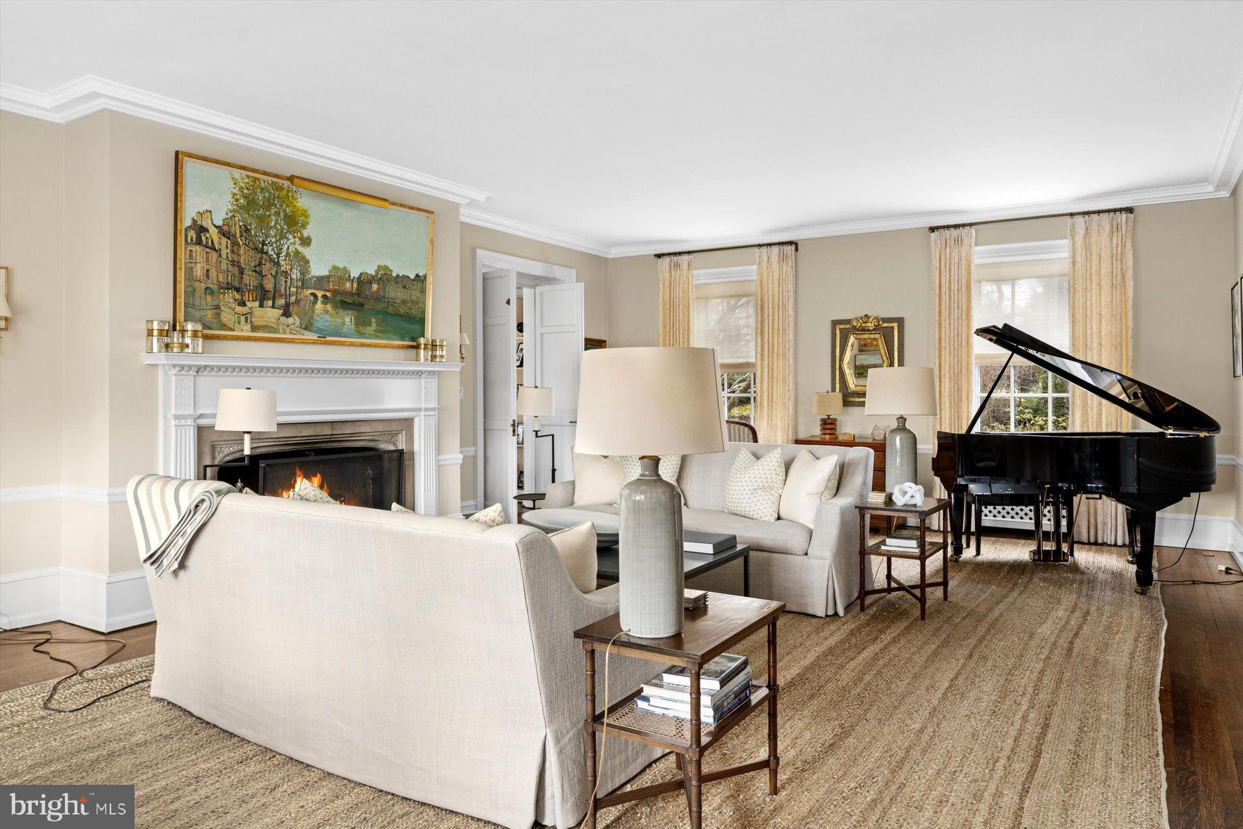 CHESTNUT HILL - Residential