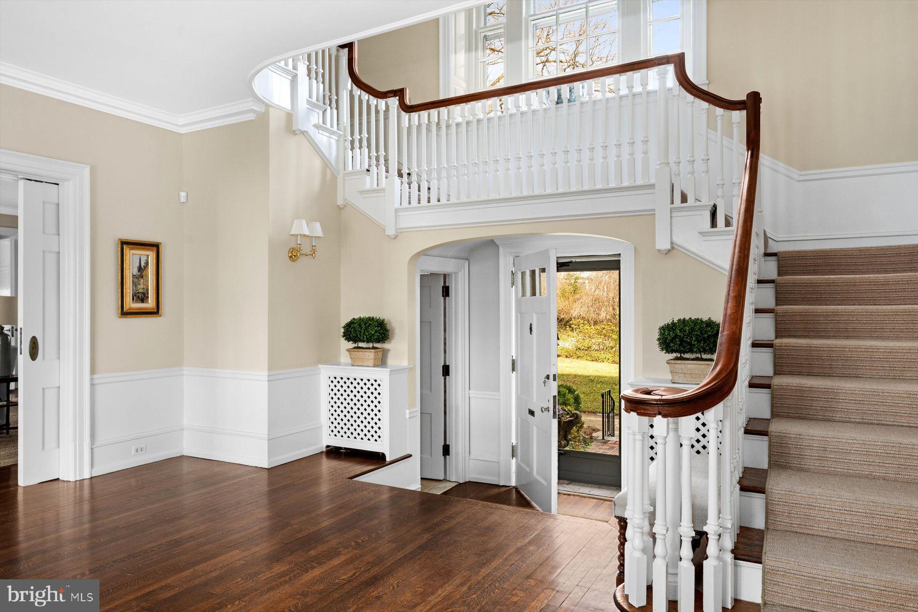 CHESTNUT HILL - Residential