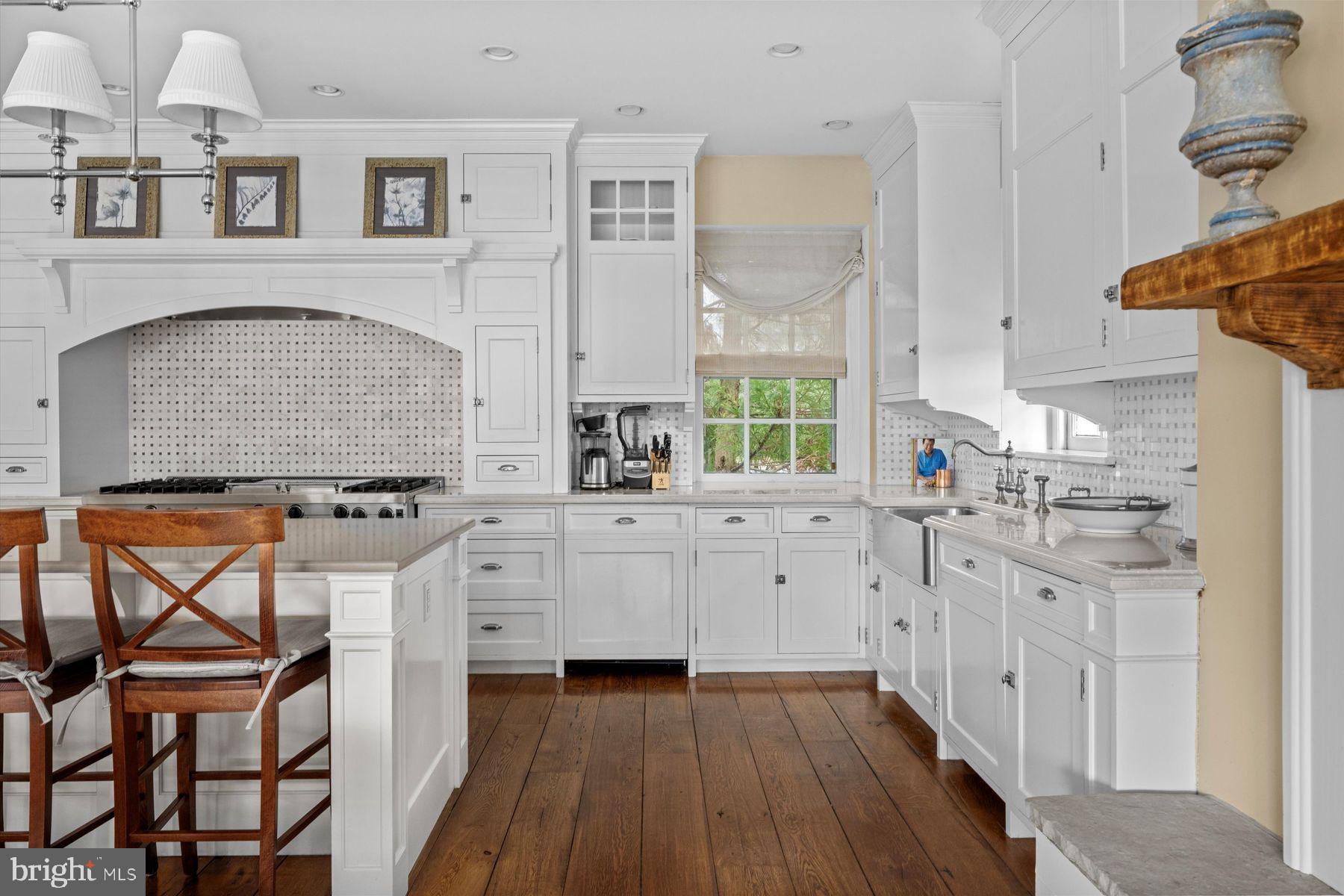 CHESTNUT HILL - Residential