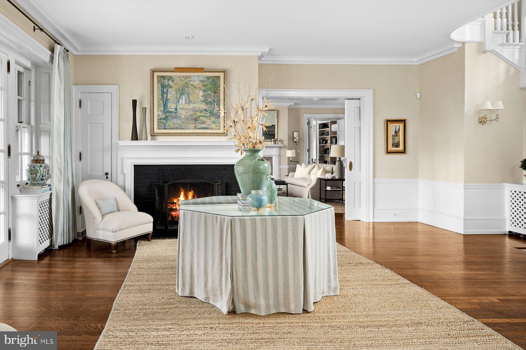 CHESTNUT HILL - Residential